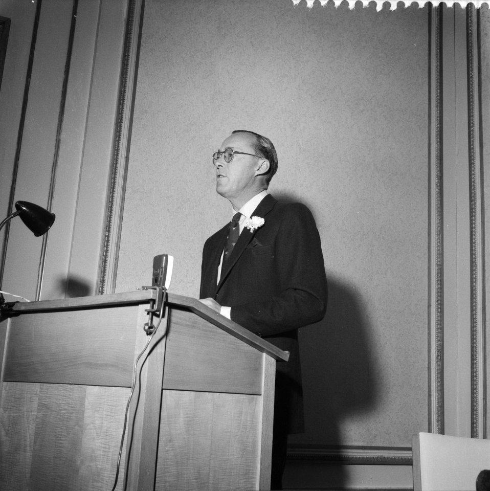 Prins Bernhard presideert de jaarvergadering van de Stichting Nederlandse Organi, Bestanddeelnr 911-1146