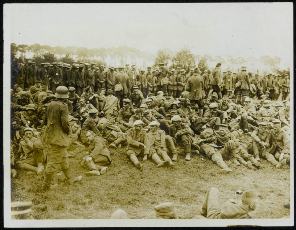 Prisoners taken in the new push, Bestanddeelnr 158-0237