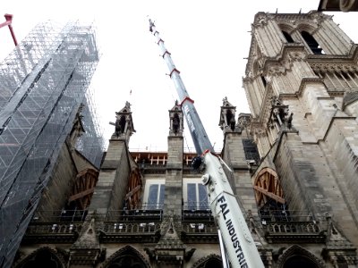 Paris 4e - Rue du Cloître Notre-Dame - Travaux de consolidation de la cathédrale après l'incendie 02