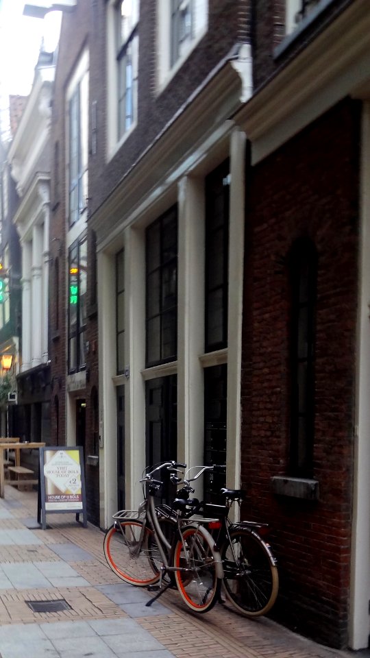Pand met klokgevel (1)
