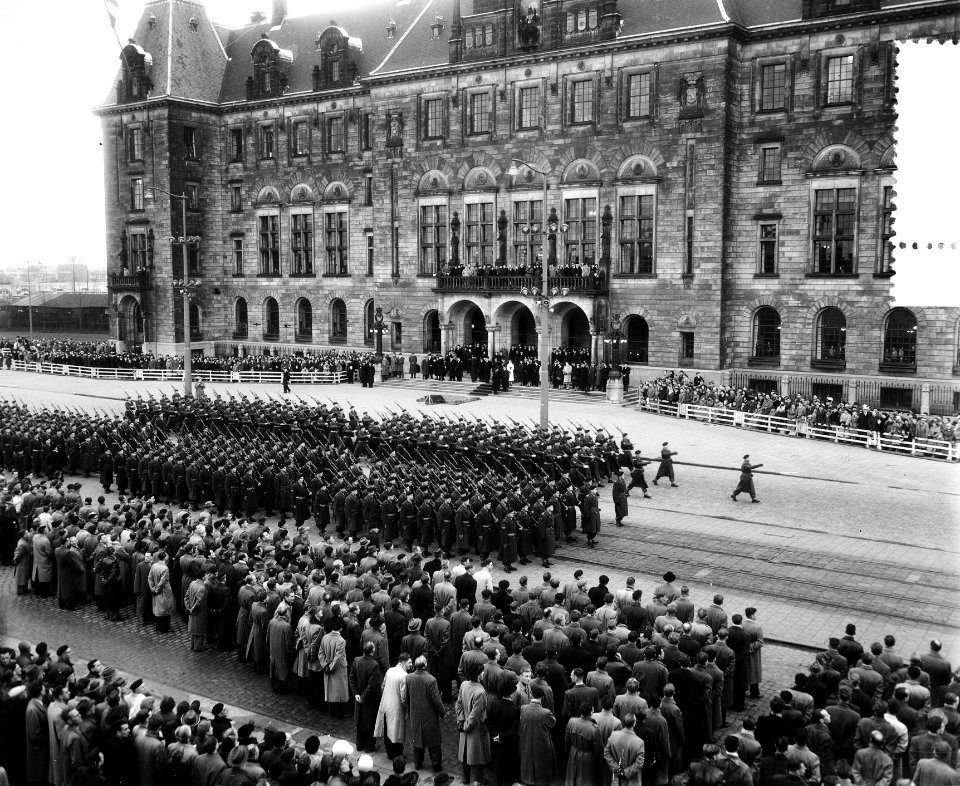 Parade korps Mariniers 290 jaar te Rotterdam, Bestanddeelnr 907-4966
