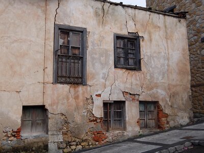 Wall dark ruin