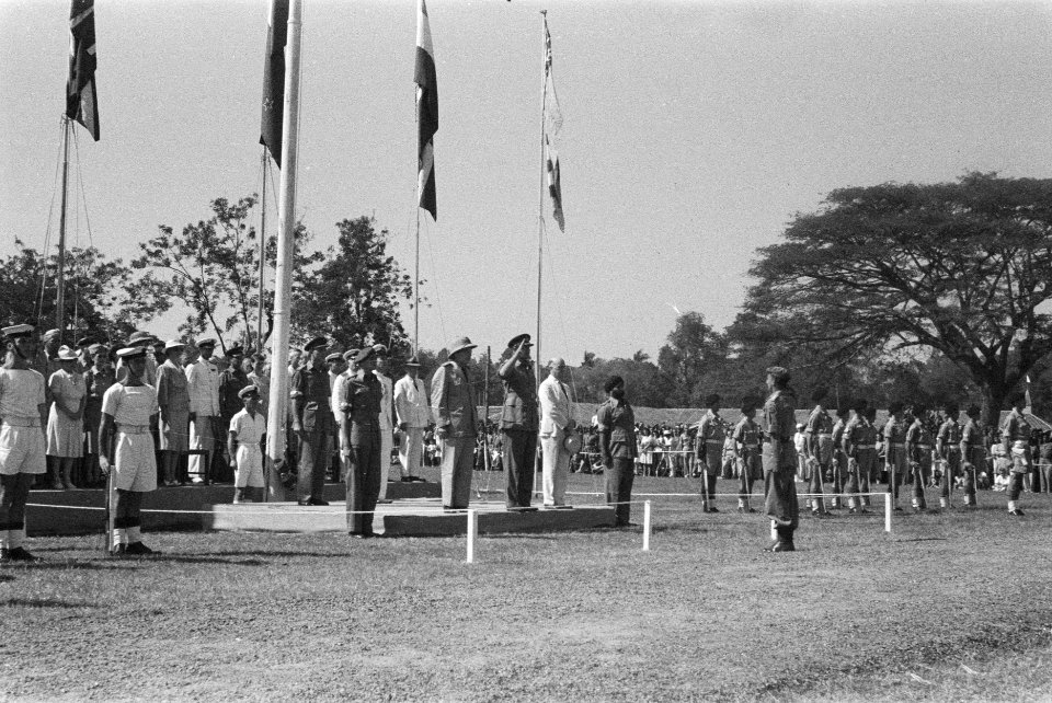 Parade in Batavia ter gelegenheid van de verjaardag van koning George VI van het, Bestanddeelnr 9-1-4