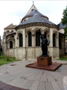 Paris 3e - Prieuré Saint-Martin-des-Champs - Chevet et statue de la Liberté