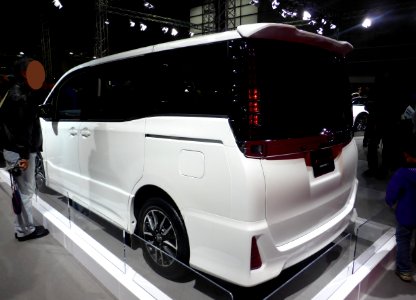 Osaka Motor Show 2013 (62) 3rd generation Toyota VOXY