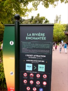 Paris - Jardin d'Acclimatation - Attraction La Rivière Enchantée - Pancarte à l'entrée