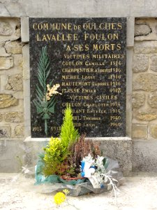 Oulches-la-Vallée-Foulon (Aisne) monument aux morts