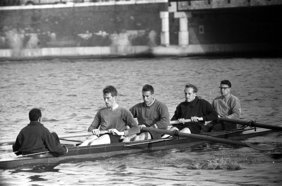 Oude vier van het Amsterdamse Nereus in traing voor de Varsity, Bestanddeelnr 911-1922