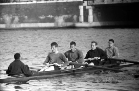 Oude vier van het Amsterdamse Nereus in traing voor de Varsity, Bestanddeelnr 911-1922