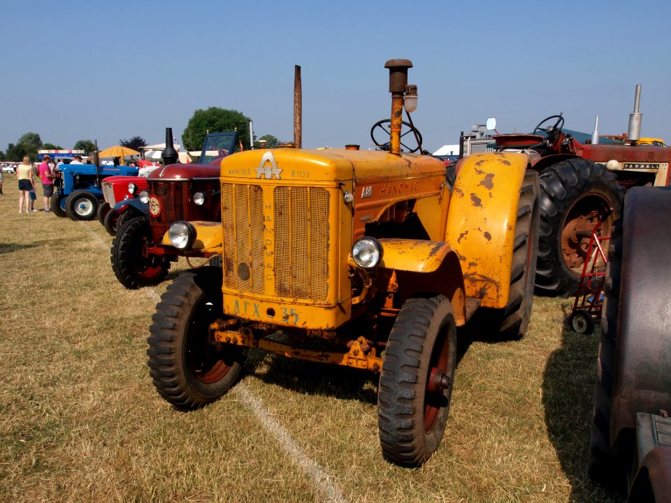 Orange Hanomag R-545 pic1