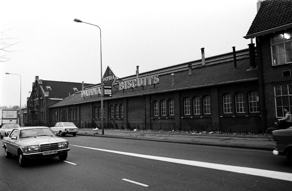 Patriafabriek Haarlemmerweg moet sluiten exterieur Patria bisquit fabriek, Bestanddeelnr 929-9873