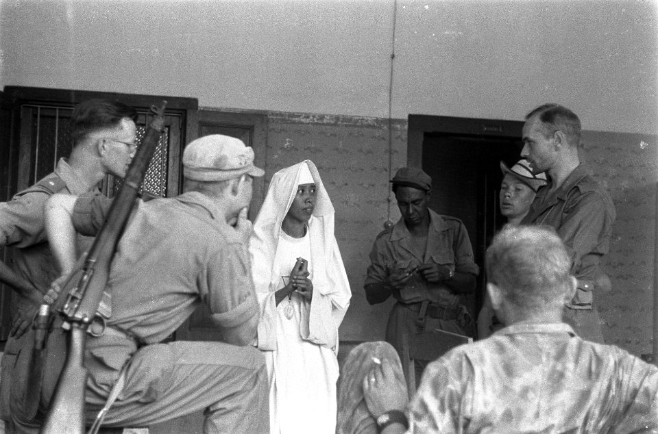 Patjet-Batoe. Een ontmoeting met een zuster van het sanatorium te Batoe, die ond, Bestanddeelnr 4473