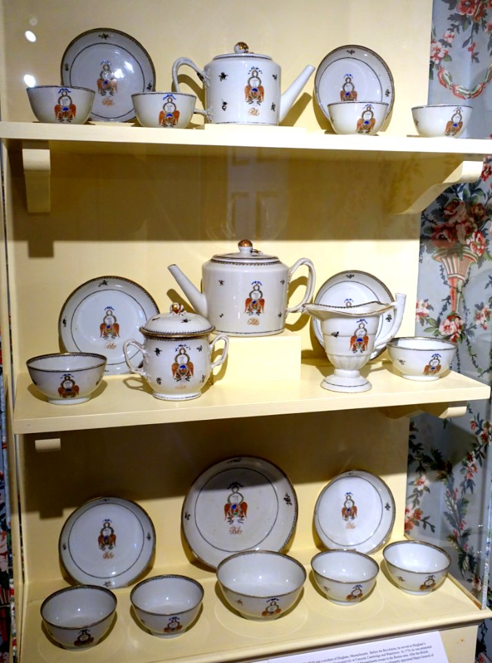 Partial tea service for Benjamin Lincoln (1733-1810), Society of the Cincinnati, China, c. 1790, porcelain with overglaze and gilding - Concord Museum - Concord, MA - DSC05781
