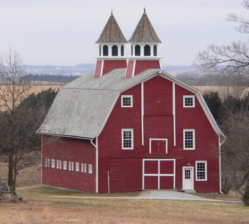 Peter Peterson farmstead barn from NW 1