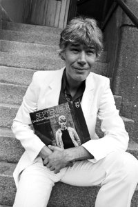 Paul van Vliet met zijn l.p. September, Bestanddeelnr 931-7085
