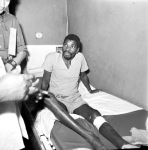 Patiënt in een ziekenhuis van de Angolese bevrijdingsbeweging FNLA ten noorden v, Bestanddeelnr 926-7728