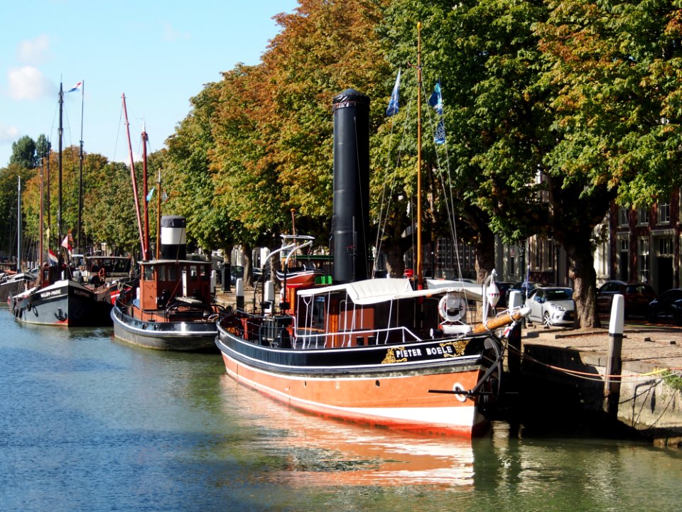 Pieter Boele (tugboat, 1893), ENI 02302244, Stoomsleepboot in binnenhaven - Dordrecht pic6