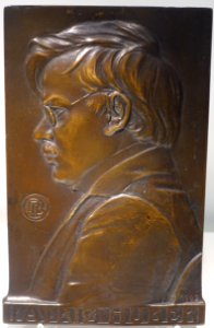 Patriz Huber by Rudolf Bosselt, 1902, bronze - Museum Künstlerkolonie Darmstadt - Mathildenhöhe - Darmstadt, Germany - DSC06369