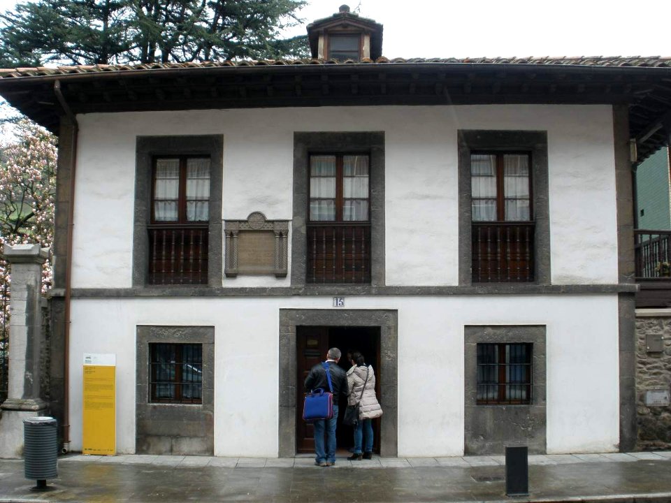 Pola de Lena - Casa natal de Vital Aza