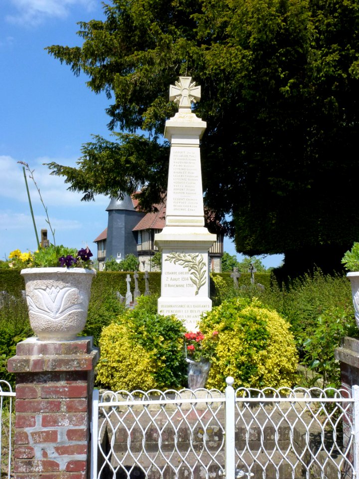 Piencourt (Eure) monument aux morts