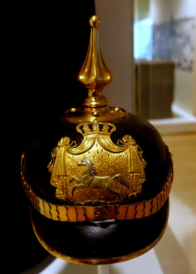 Pickelhaube, Landespolizei, Braunschweig, c. 1900 AD, cardboard, metal - Braunschweigisches Landesmuseum - DSC04917