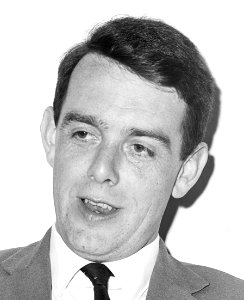 Portret van burgemeester Eppo van Veldhuizen van de gemeente Fijnaart en Heijningen — NL-RtSA 4121 8006-01 (cropped)