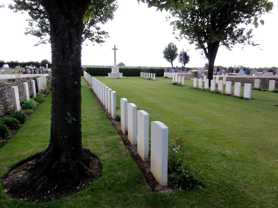 Poix-du-Nord (Nord, Fr) Tombes de guerrre CWGC