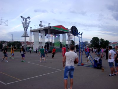Playing basketball - Victors avenue - Minsk - 2014 AD