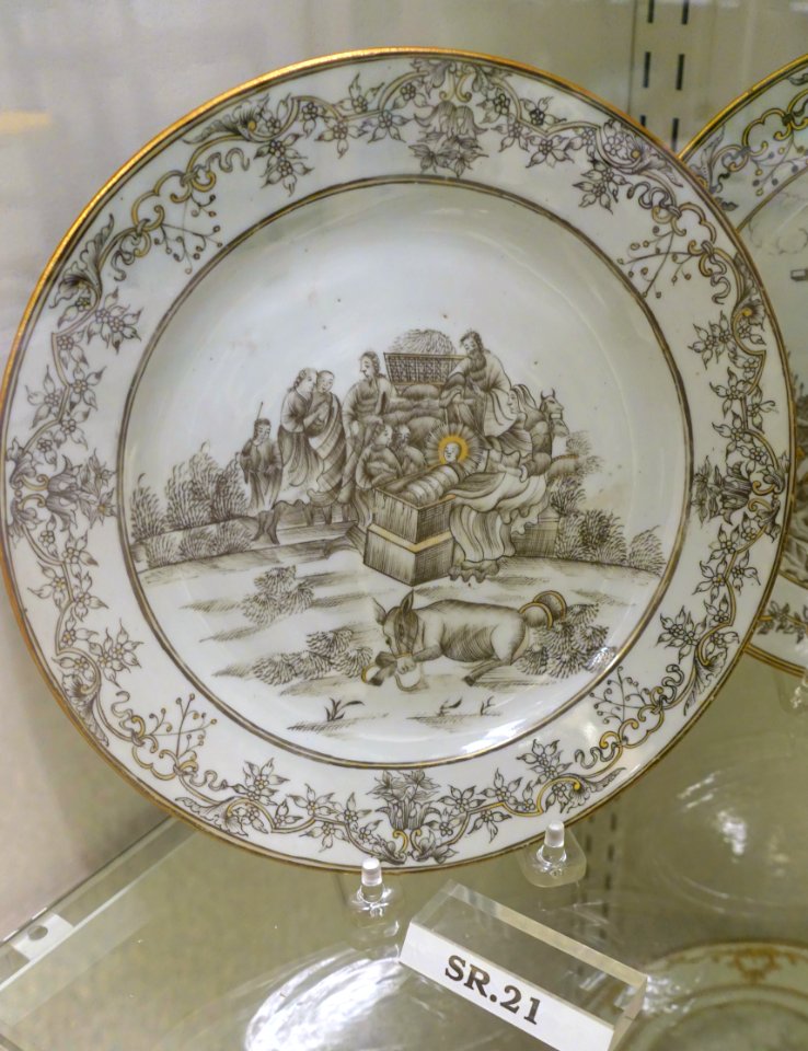 Plate with the Nativity, China, c. 1740, hard paste porcelain, overglaze enamel, gilt, HD SR.21 - Flynt Center of Early New England Life - Deerfield, Massachusetts - DSC04774