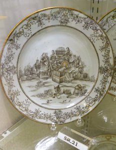 Plate with the Nativity, China, c. 1740, hard paste porcelain, overglaze enamel, gilt, HD SR.21 - Flynt Center of Early New England Life - Deerfield, Massachusetts - DSC04774