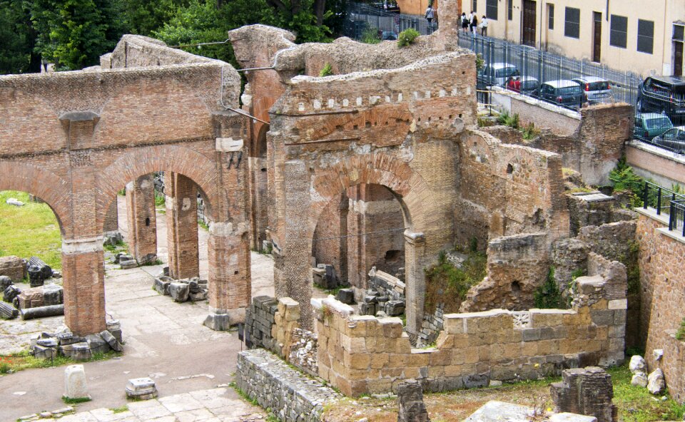 Forum architecture famous photo