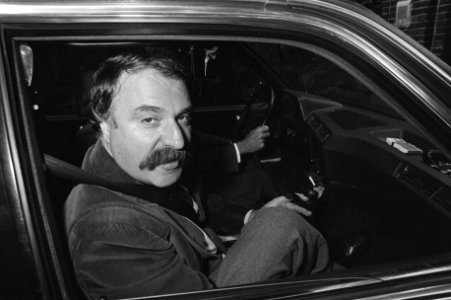 Portret van de PvdA-er André van der Louw, beoogd minister van cultuur, recreati, Bestanddeelnr 931-6717