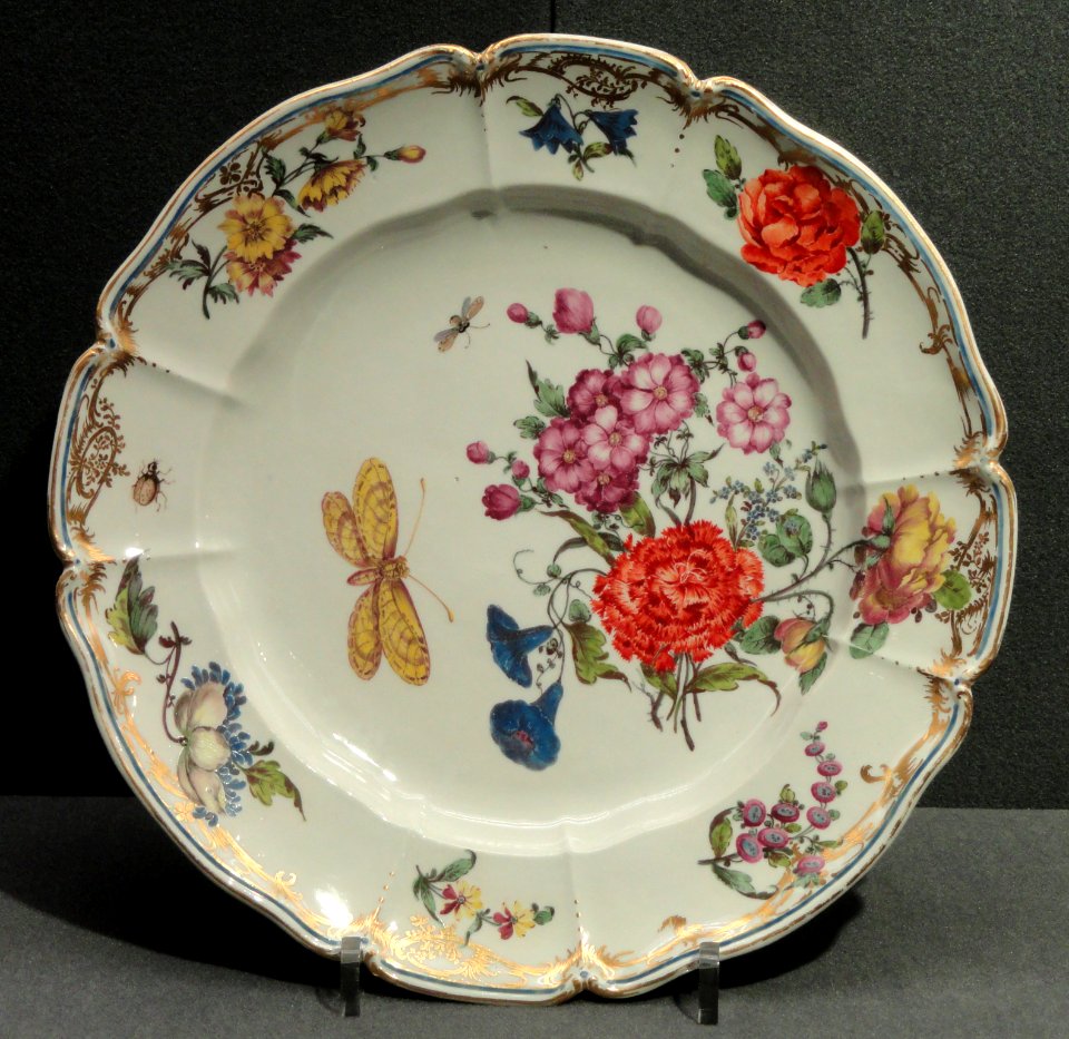 Plate with Floral Design, c. 1765, Nymphenburg, hard-paste porcelain, coloured enamels - Gardiner Museum, Toronto - DSC00934