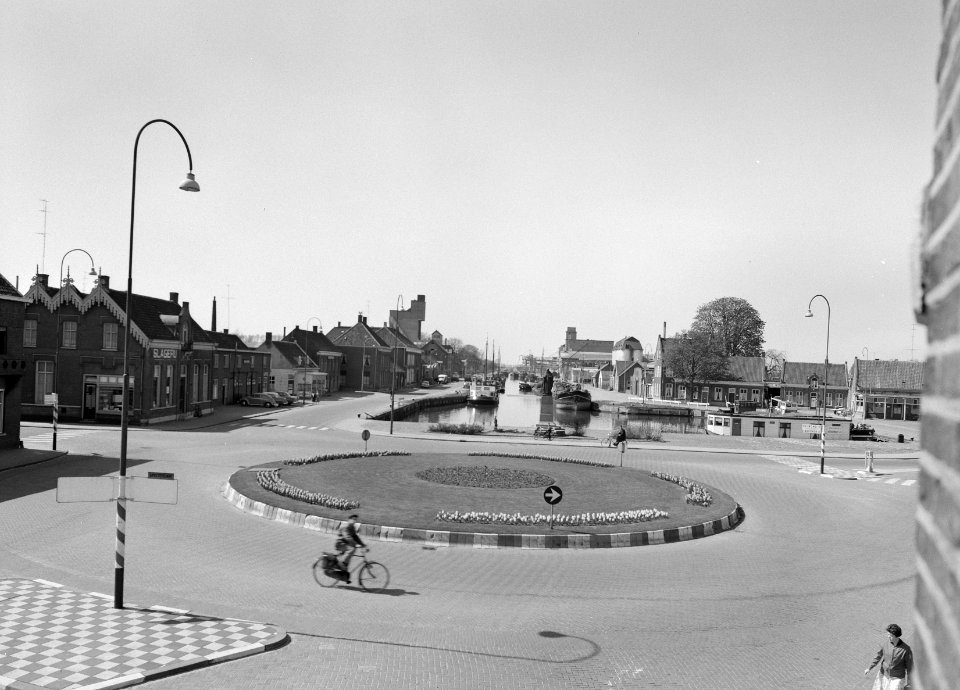 Pleinen, haven, heilig hartplein, Bestanddeelnr 164-0235