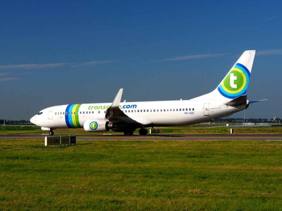 PH-HZE Transavia Boeing 737-8K2(WL) - cn 28377 taxiing 15july2013 pic-008