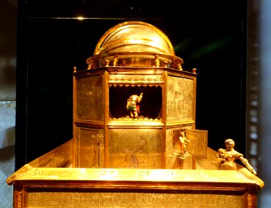 Planetary Clock by Philipp Imser with Gerhard Emmoser, German, c. 1554-1561, gilt and silvered copper, brass, iron, view 3 - Metropolitan Museum of Art - New York City - DSC06875