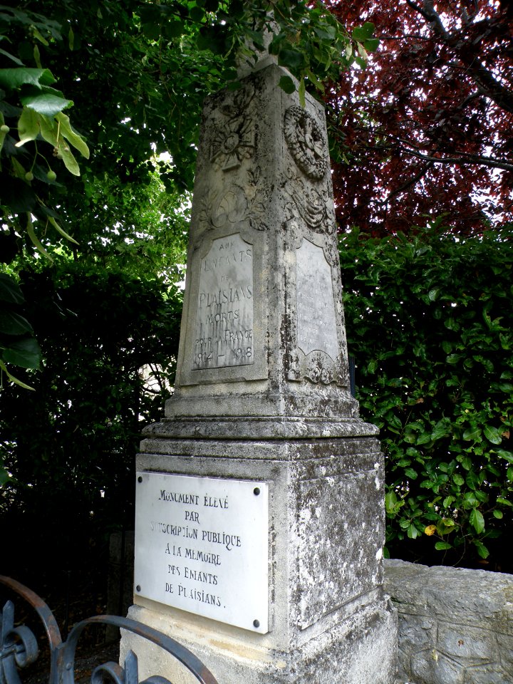 Plaisians Monument aux morts