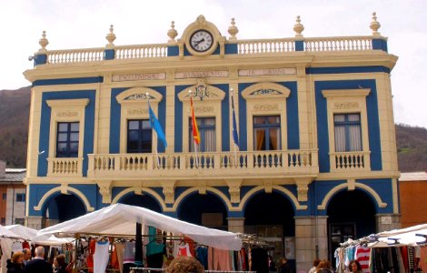 Pola de Laviana - Ayuntamiento 1