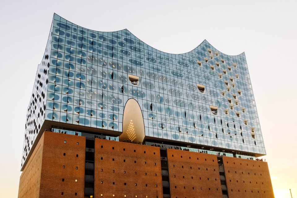 Building infrastructure landmark