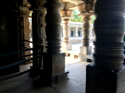 Pillars of Keshava Temple, Somnathpur 02 photo