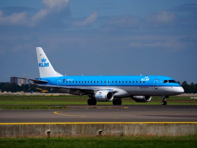 PH-EZT KLM Cityhopper Embraer ERJ-190STD (ERJ-190-100) taxiing at Schiphol (AMS - EHAM), The Netherlands, 18may2014, pic-1