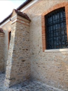 Plaisir - église Saint-Pierre - Contrefort