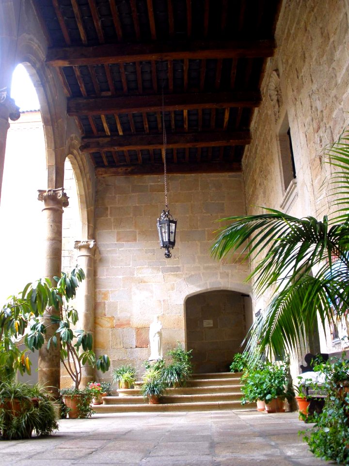Plasencia - Palacio Episcopal, patio 10