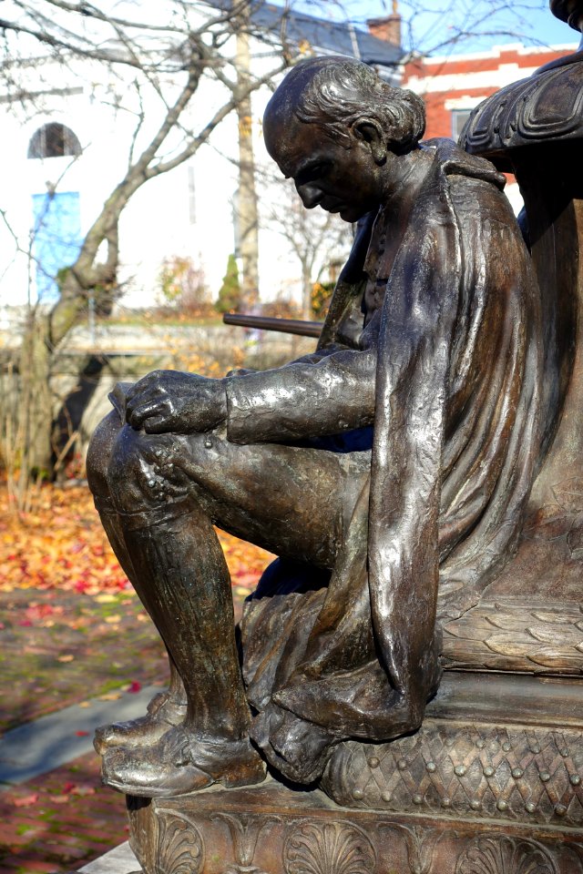 Pilgrim divine - Robbins Memorial Flagstaff - Arlington, MA - DSC03085