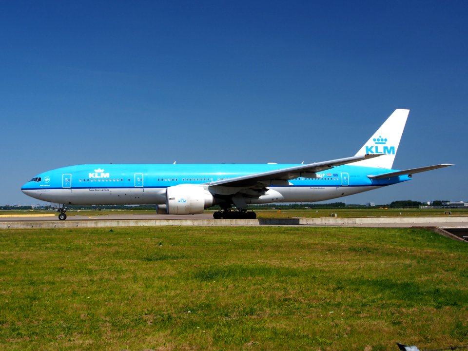PH-BGP KLM Royal Dutch Airlines Boeing 737-7K2(WL) - cn 38127, taxiing 21july2013 pic-002