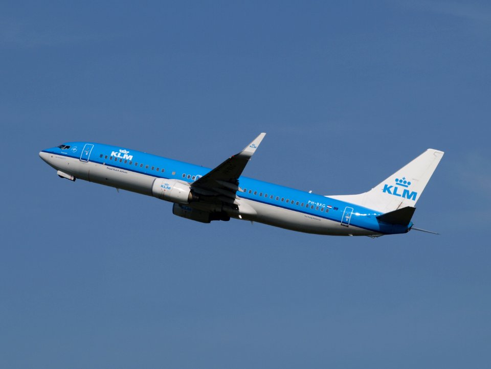 PH-BXG KLM Royal Dutch Airlines Boeing 737-8K2(WL) - cn 30357 pic2