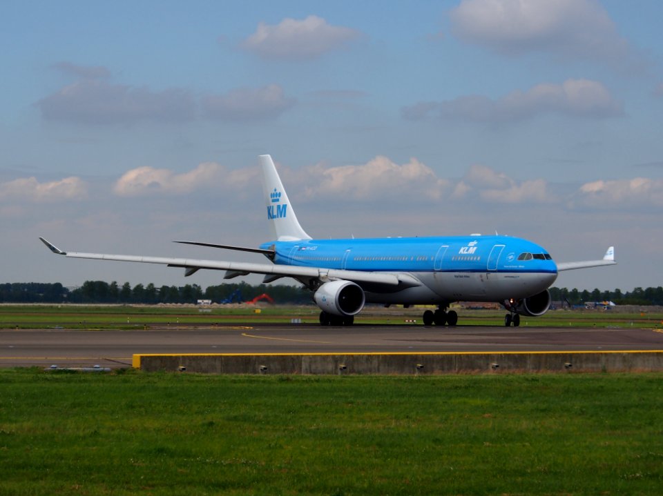 PH-AOD KLM Royal Dutch Airlines Airbus A330-203 taxiing at Schiphol (AMS - EHAM), The Netherlands, 18may2014, pic-2