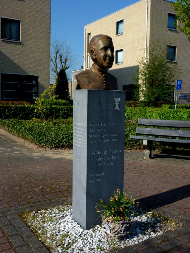 Pey (Echt-Susteren) buste pastoor Cramer