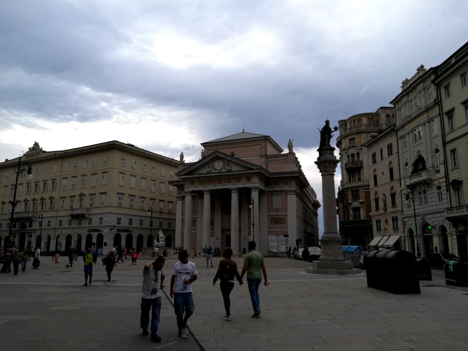 Piazza della Borsa (Trieste) 20