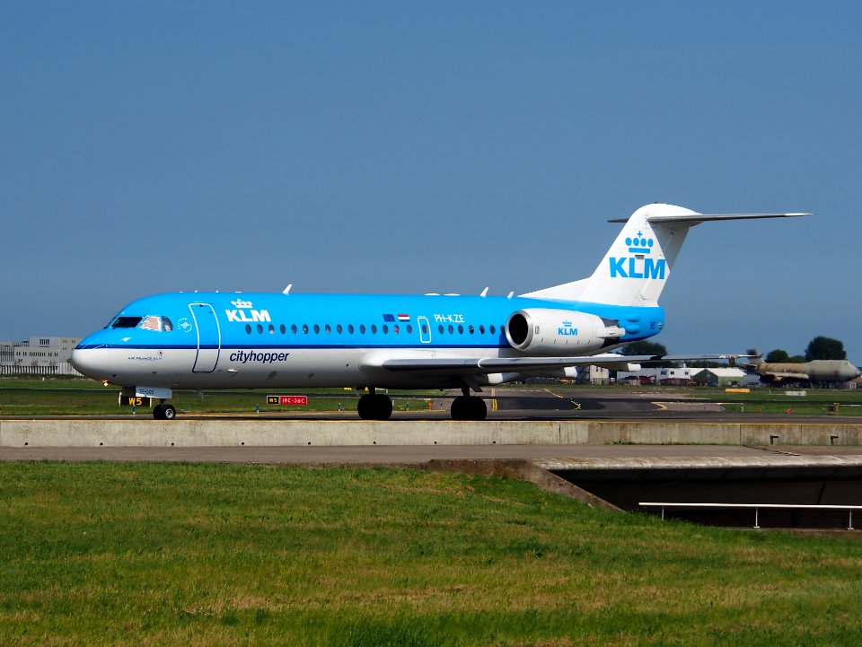 PH-KZE KLM Cityhopper Fokker F70 - cn 11576 - pic1
